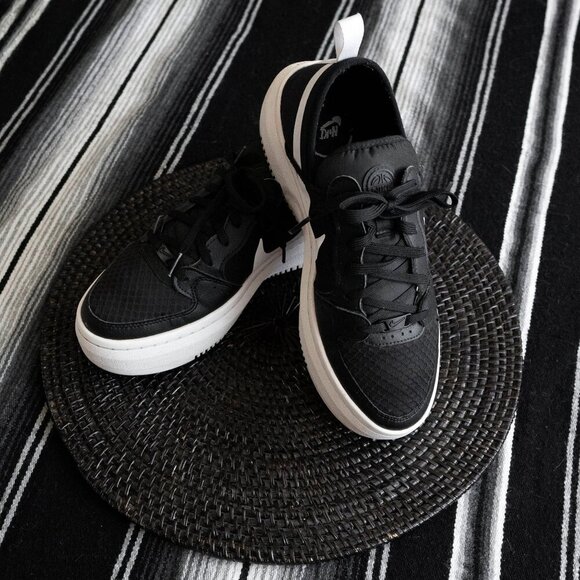 Nike Court Vision Alta Womens Sz 9.5  Black White CW6536-001 Platform Sneakers - Picture 1 of 8